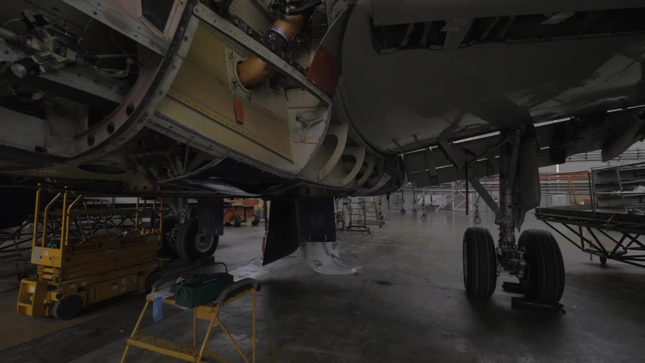 Stock Video Large Aircraft In Maintenance Animated Wallpaper - Free Download