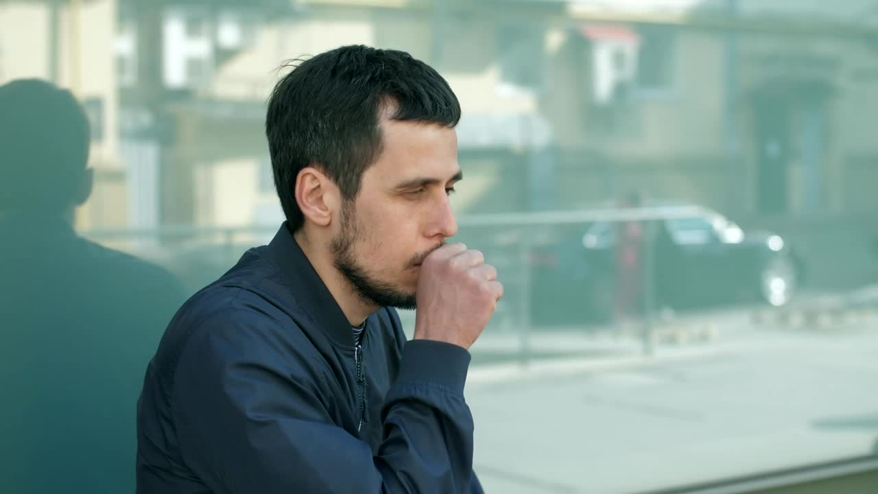Free Stock Video Sick Man With Coronavirus Symptoms In The Street Live Wallpaper - Free Download