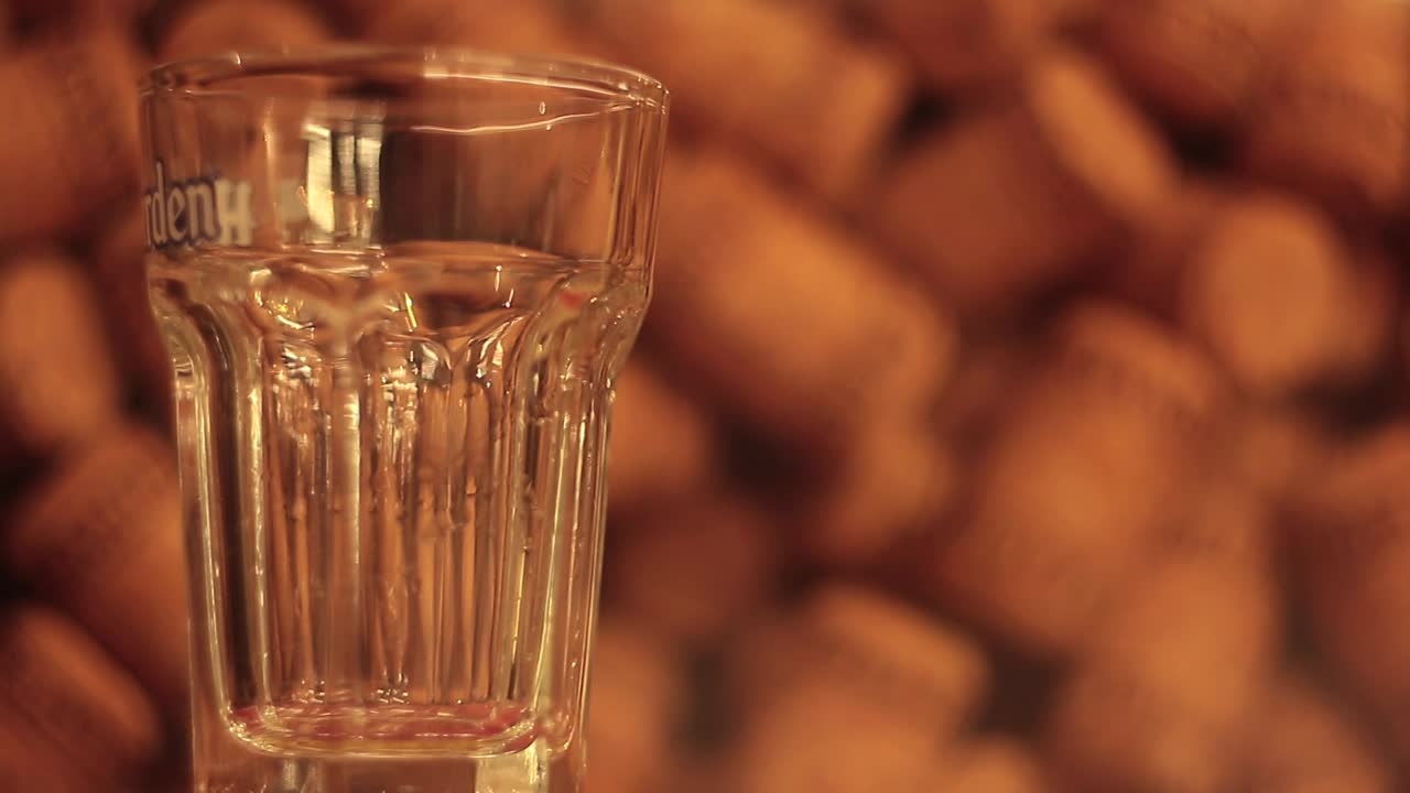 Video Stock Pouring Whiskey Into A Glass Live Wallpaper Free - Free Download