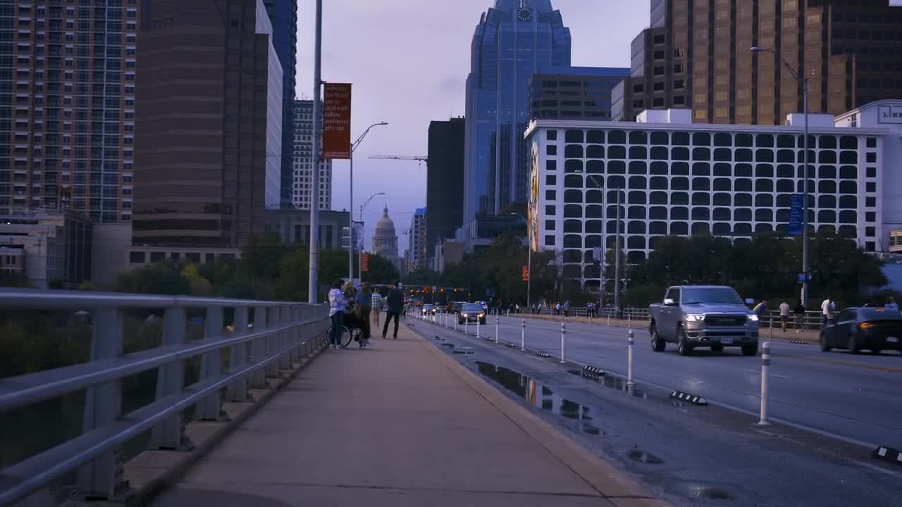 Free Stock Video Sidewalk Of A Big City In A Rotating Shot Live Wallpaper - Free Download