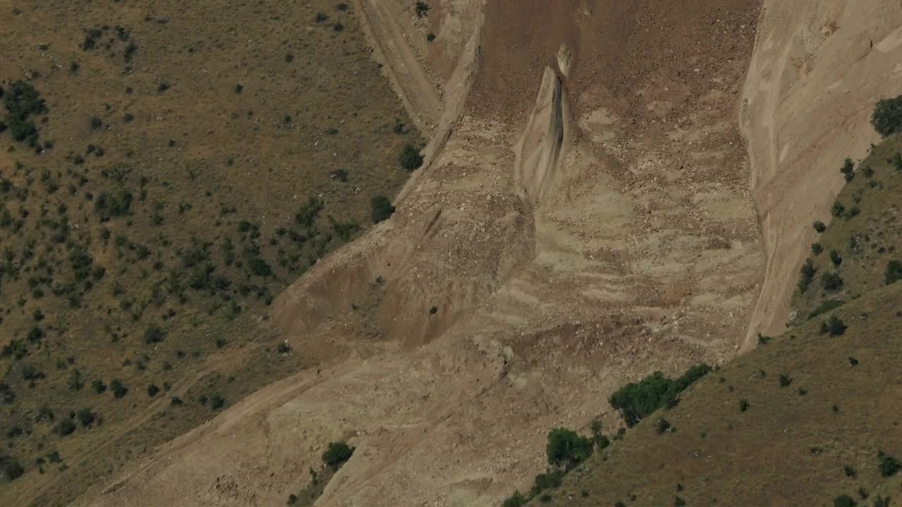 Stock Video Landslide In The Mountain Animated Wallpaper - Free Download