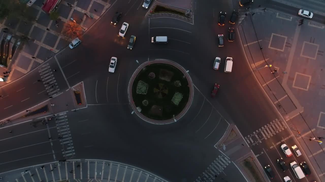 Video Stock Cars Driving Around An Intersection Live Wallpaper For PC - Free Download