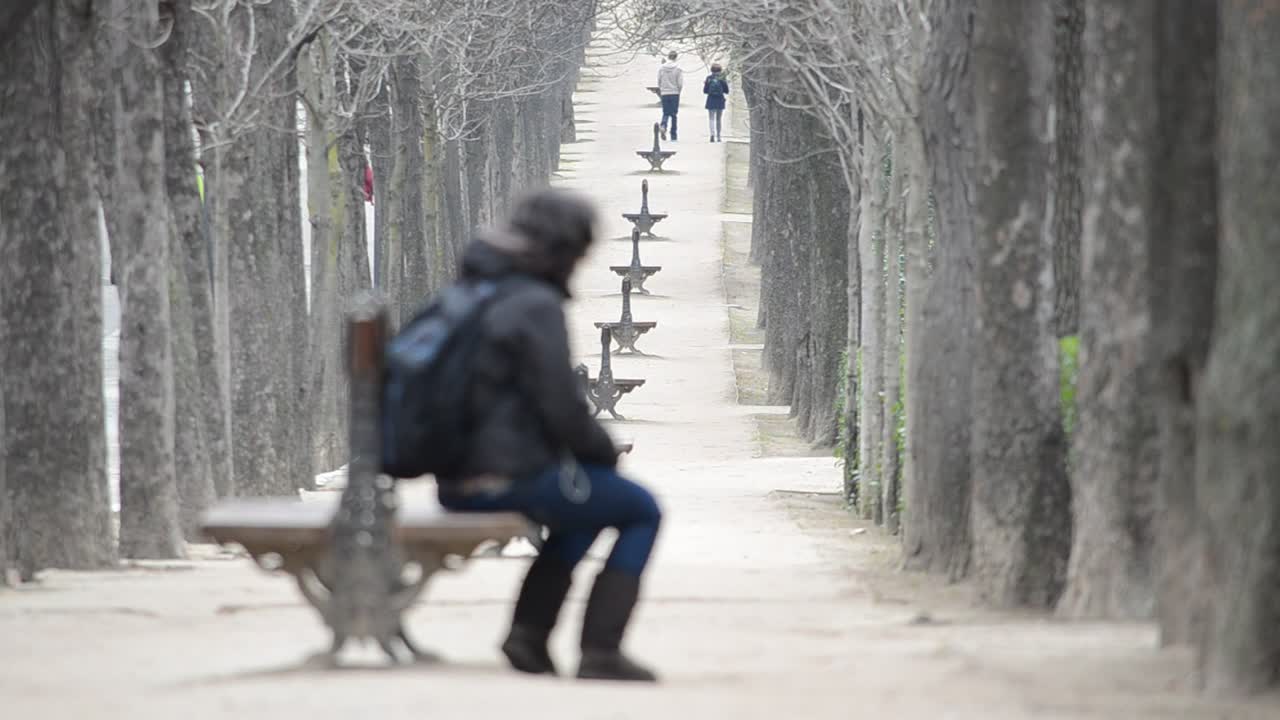 Free Stock Video Sitting Alone In Madrid Live Wallpaper - Free Download