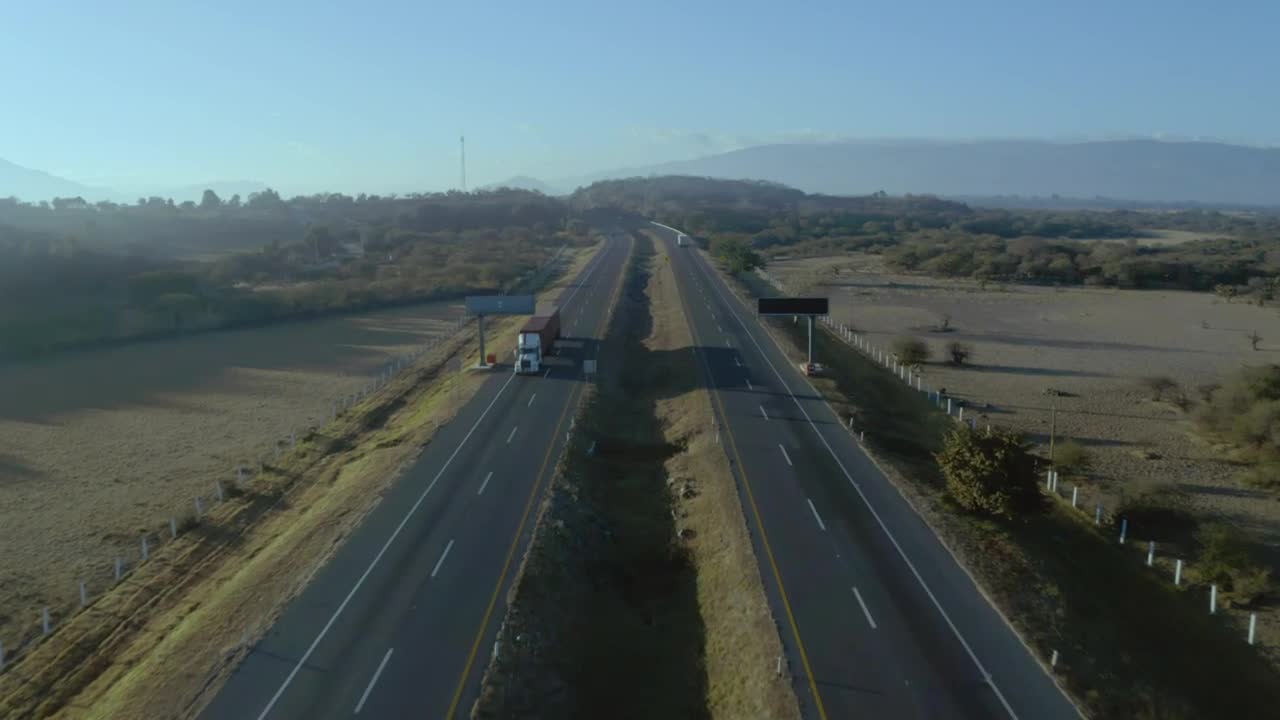 Free Stock Video Walking A Wide Path Very Close To The Pavement Live Wallpaper - Free Download