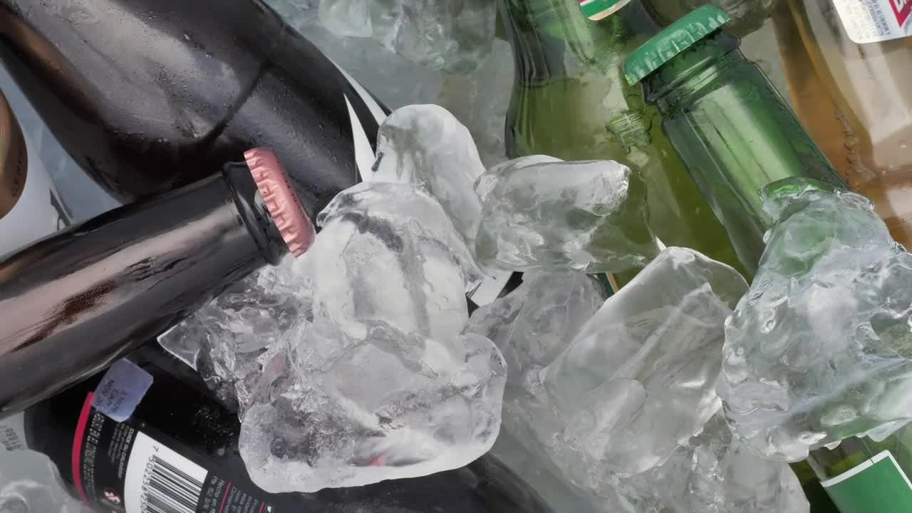 Stock Video Beers Inside A Large Ice Chest Live Wallpaper For PC - Free Download