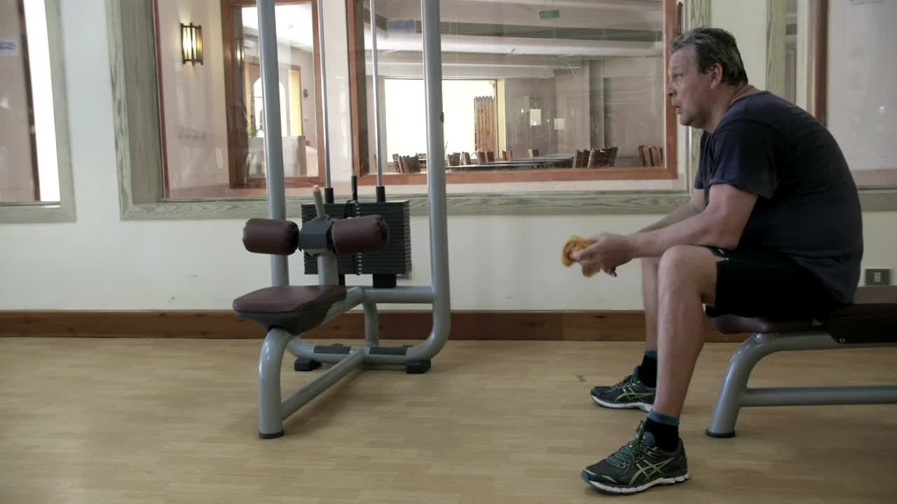 Free Stock Video Resting Between Workout Sessions Live Wallpaper - Free Download