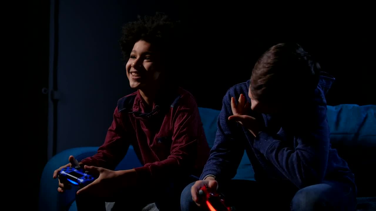 Video Stock Playing A Video Game Console Live Wallpaper Free - Free Download