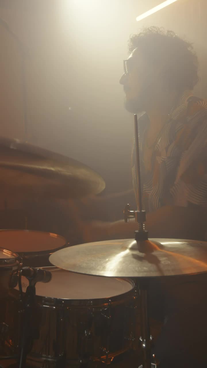 Free Video Stock Skillful Drummer Playing In The Dark Live Wallpaper - Free Download