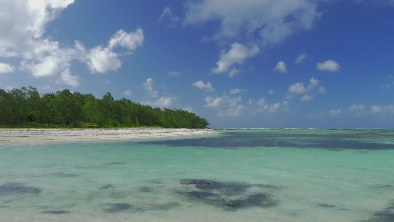 Stock Video Lagoon With Crystal Clear Water Animated Wallpaper - Free Download