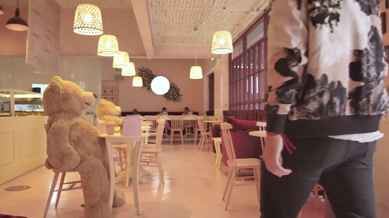 Stock Video Couple Walking Into A Romantic Cafe On A Date Live Wallpaper For PC - Free Download