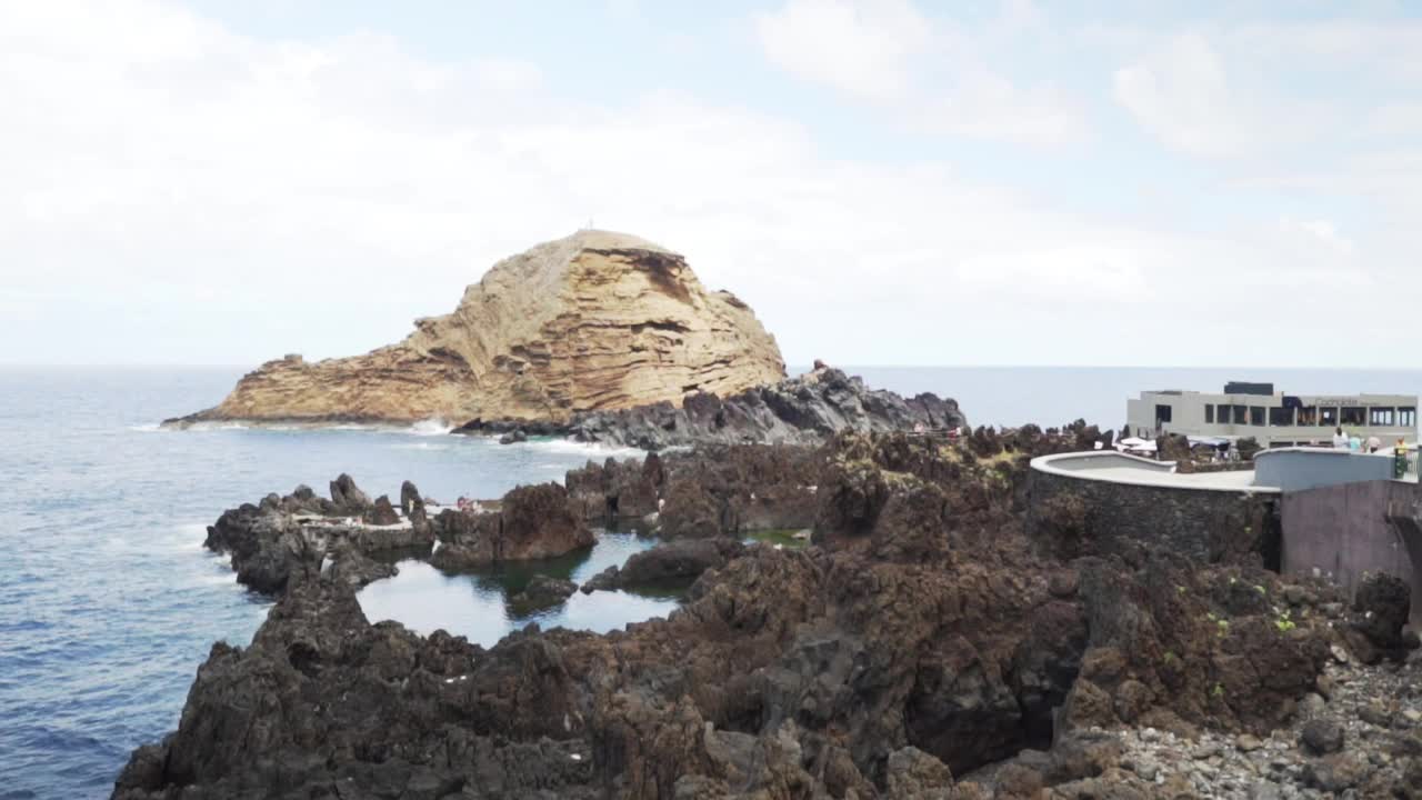 Free Stock Video Rocky Sea Bank With A Small Boardwalk Live Wallpaper - Free Download