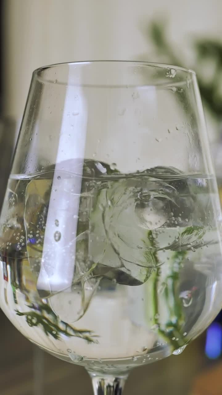 Stock Video Gin And Tonic Cup Live Wallpaper For PC - Free Download