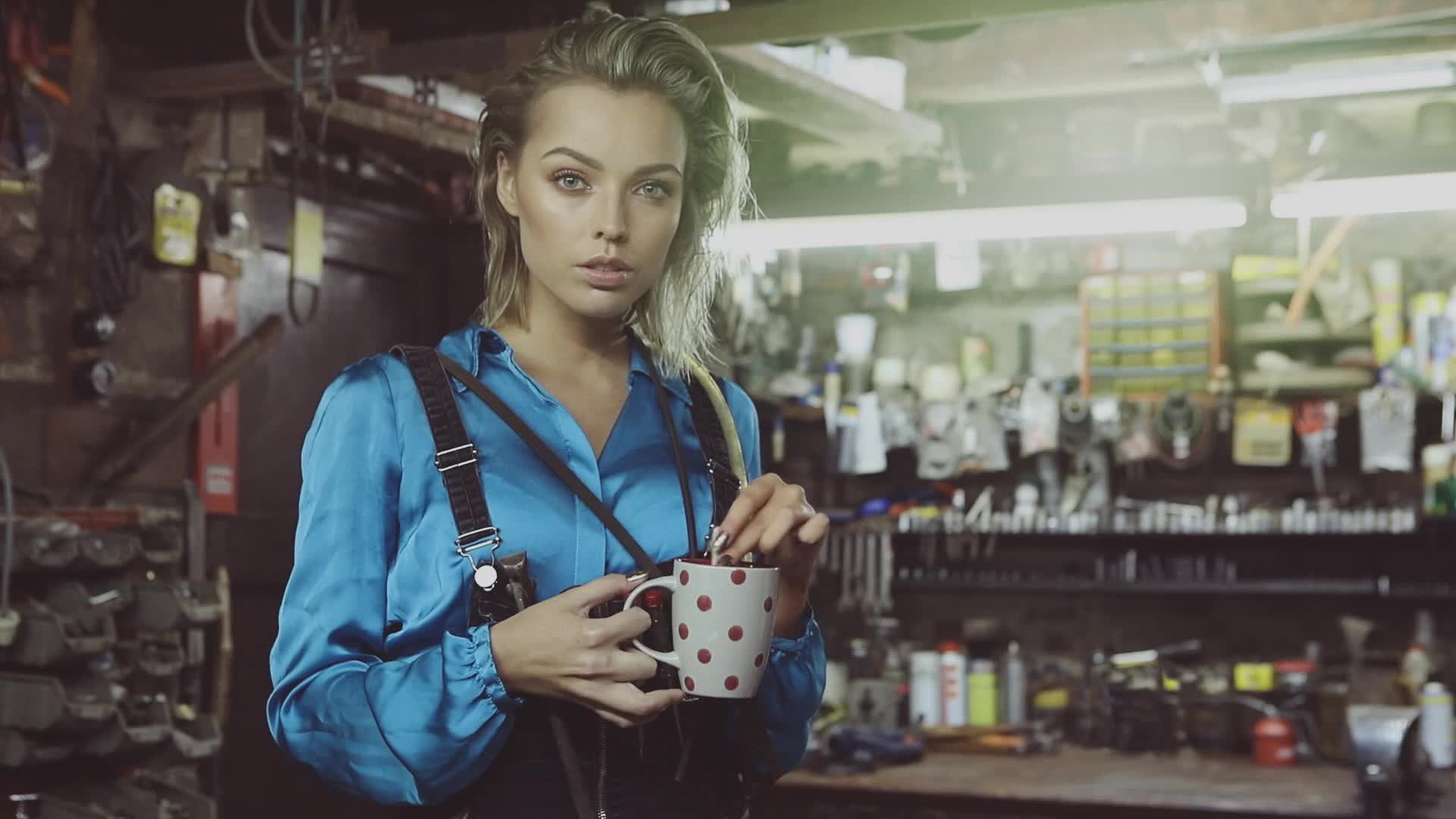 Girl with Cup HD Live Wallpaper - Free Download