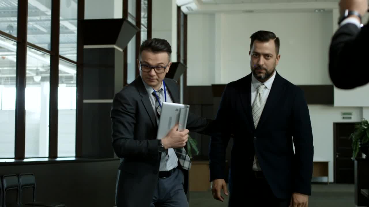 Stock Video Man Walking Through Noisy Journalist Animated Wallpaper - Free Download