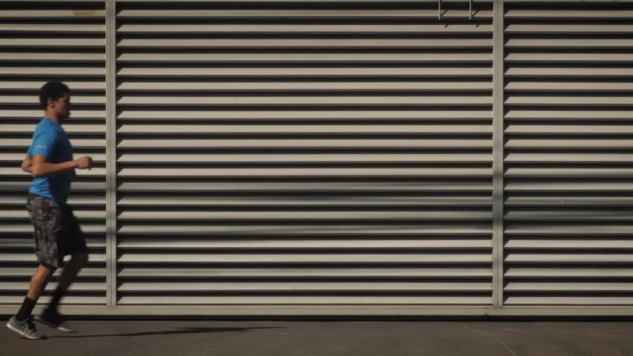 Free Stock Video Runner Warming Up In The Street Live Wallpaper - Free Download