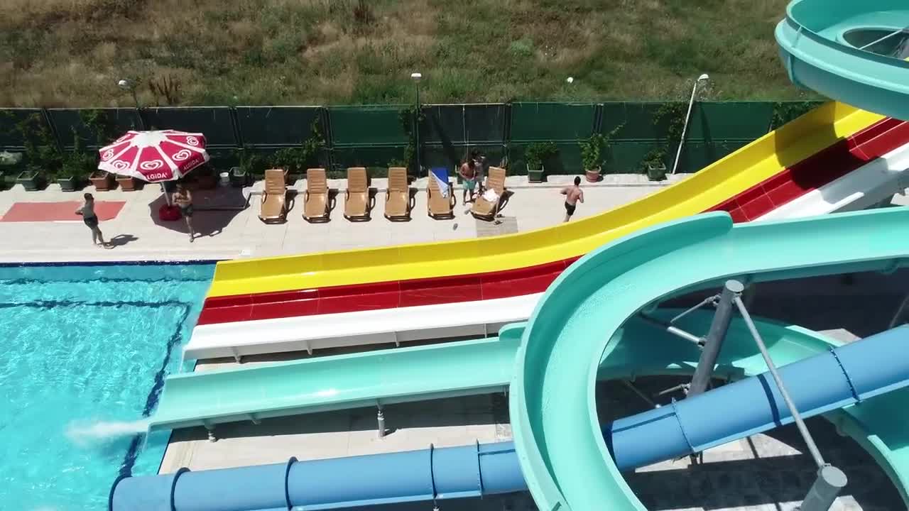 Free Video Stock Slides At A Waterpark Live Wallpaper - Free Download