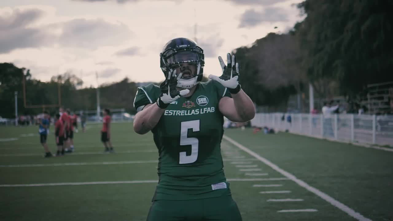 Stock Video Offensive Football Player Training Live Wallpaper - Free Download