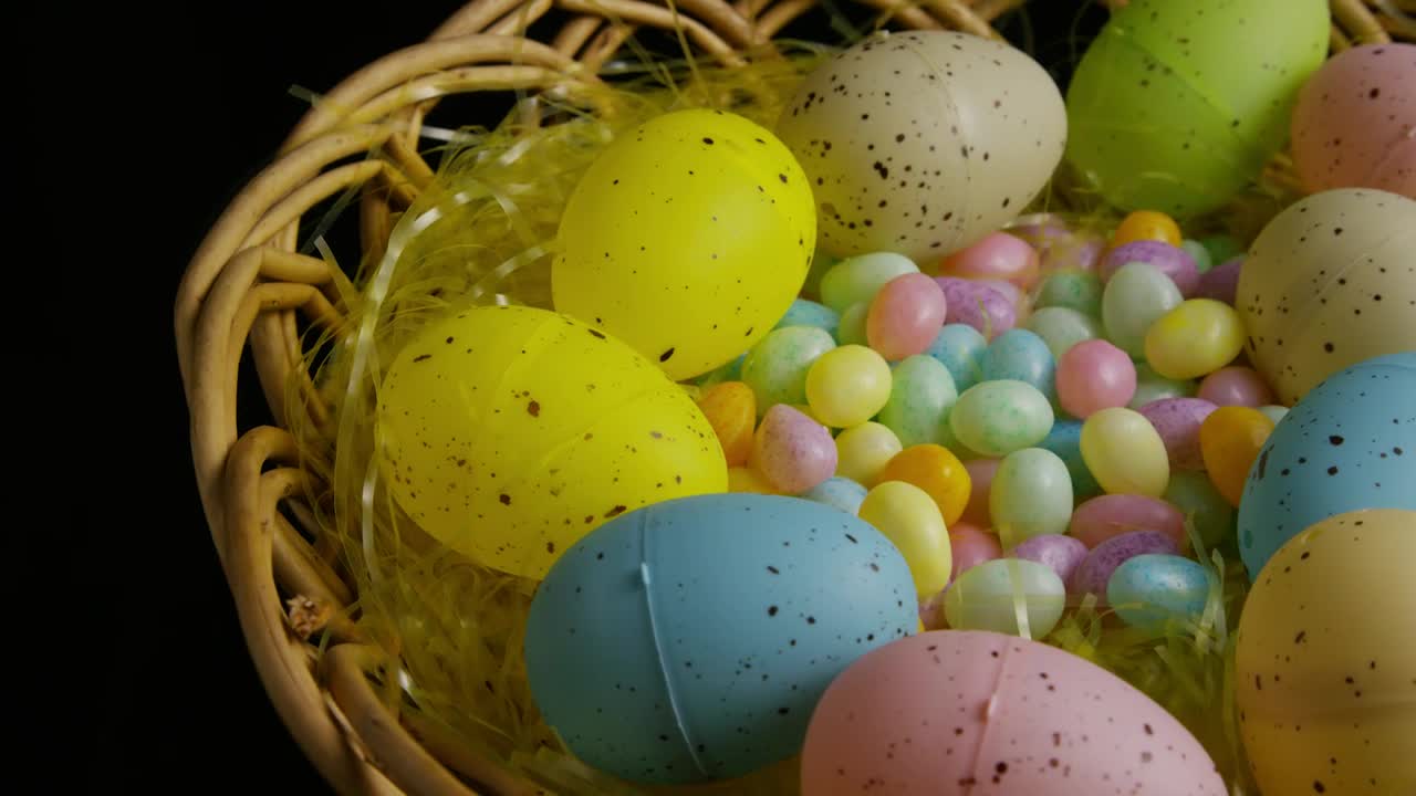 Stock Video Easter Caramel Eggs In A Small Basket Live Wallpaper For PC - Free Download