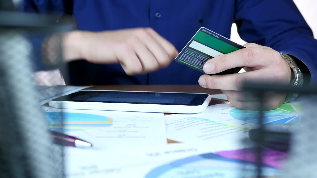 Free Stock Video Updating Bank Details On A Cell Phone Live Wallpaper - Free Download