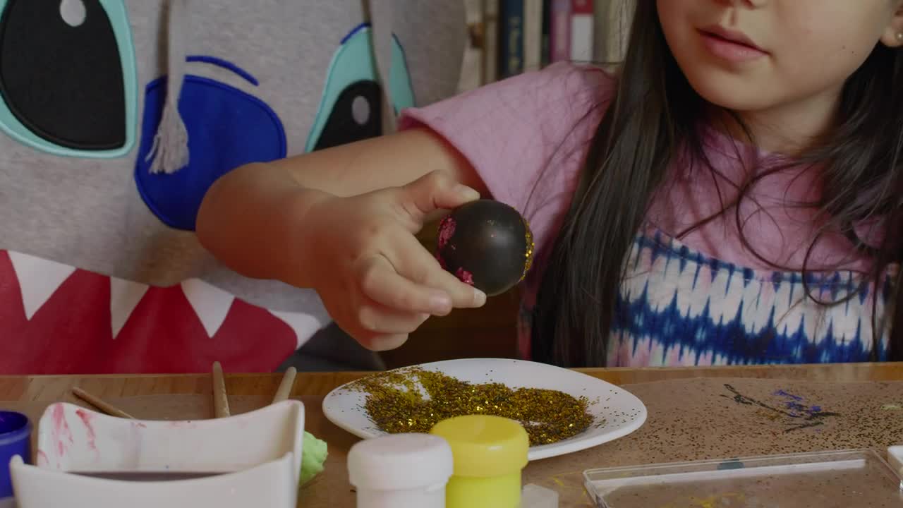 Stock Video Gluing Glitter On Easter Eggs Live Wallpaper For PC - Free Download