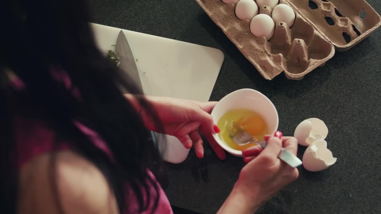 Stock Video Beating The Eggs For Breakfast Live Wallpaper For PC - Free Download