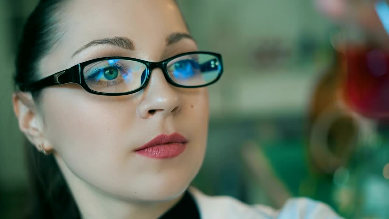Video Stock Chemical Engineer Working Live Wallpaper For PC - Free Download