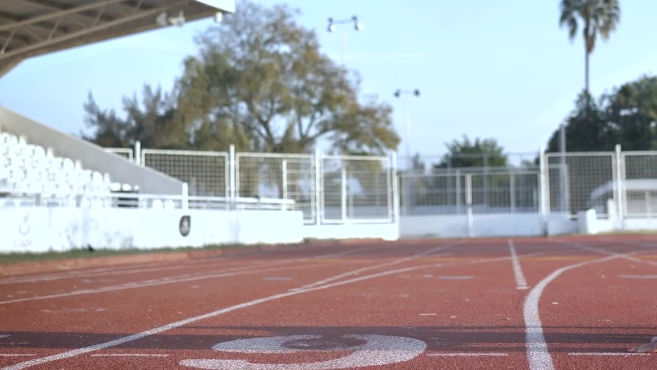 Stock Video Front View Of A Female Runner In The Start Position Live Wallpaper For PC - Free Download