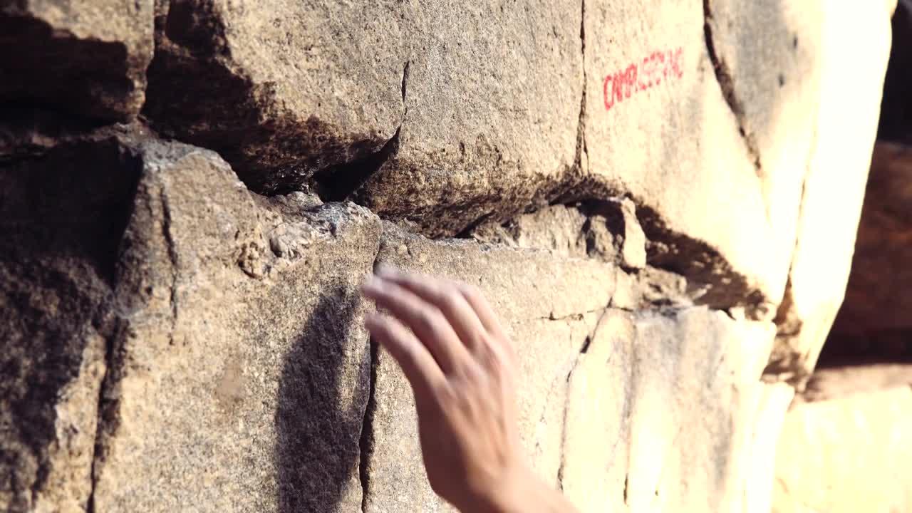 Free Stock Video Rock Climber Climbing A Rock In The Sun Live Wallpaper - Free Download