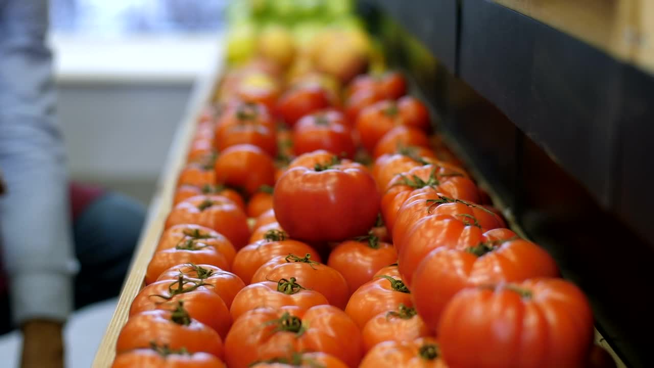 Free Video Stock Stacking Fresh Produce In The Store Live Wallpaper - Free Download