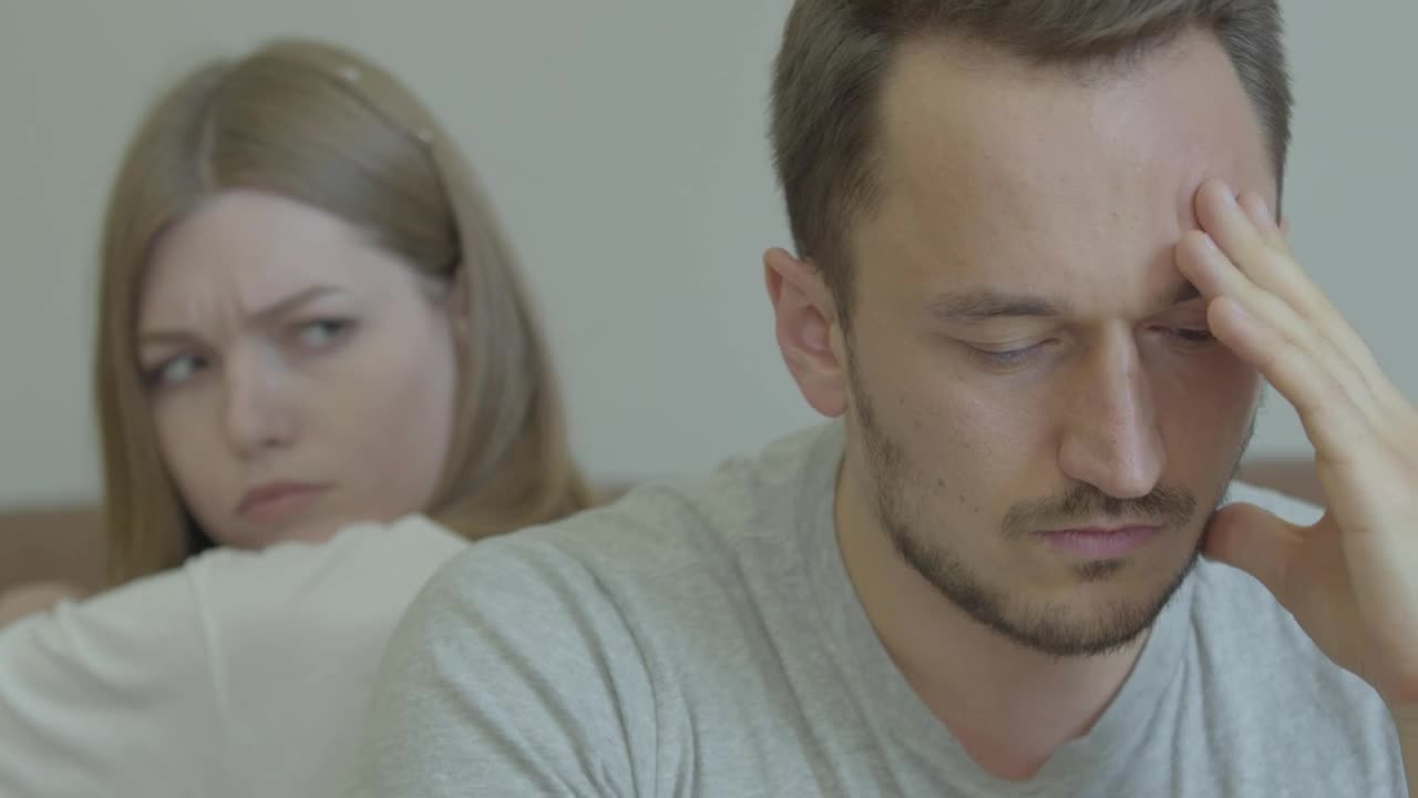 Free Stock Video Sad And Angry Back To Back Man And Woman Live Wallpaper - Free Download