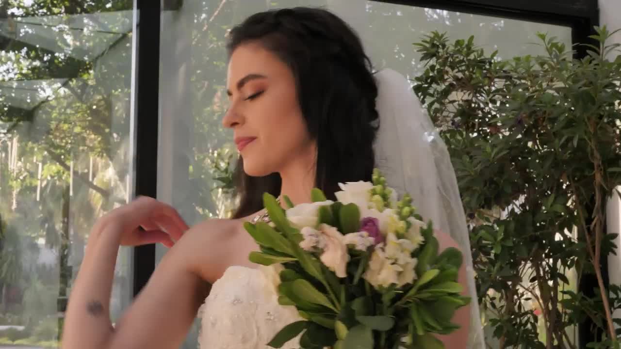 Free Stock Video Young Bride Getting Ready For Her Wedding Live Wallpaper - Free Download