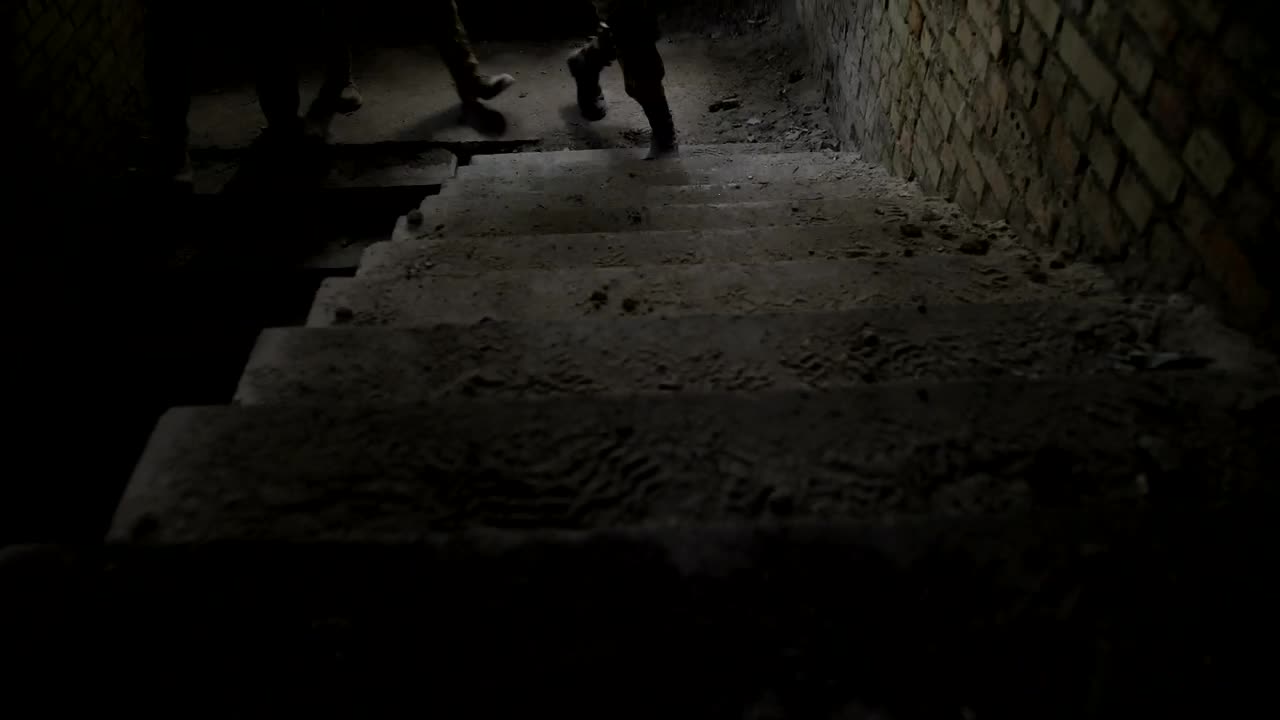 Stock Video Marines Clearing A Staircas Animated Wallpaper - Free Download