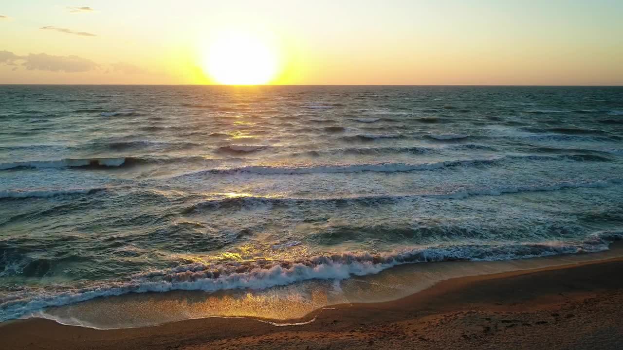 Stock Video Big Sun On The Beach And Sea Skyline Live Wallpaper For PC - Free Download