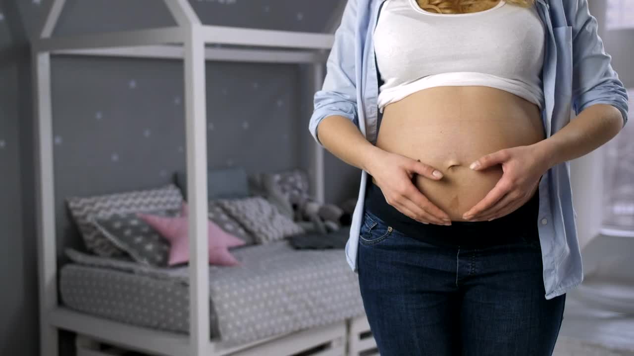 Stock Video Expecting A Baby Live Wallpaper For PC - Free Download
