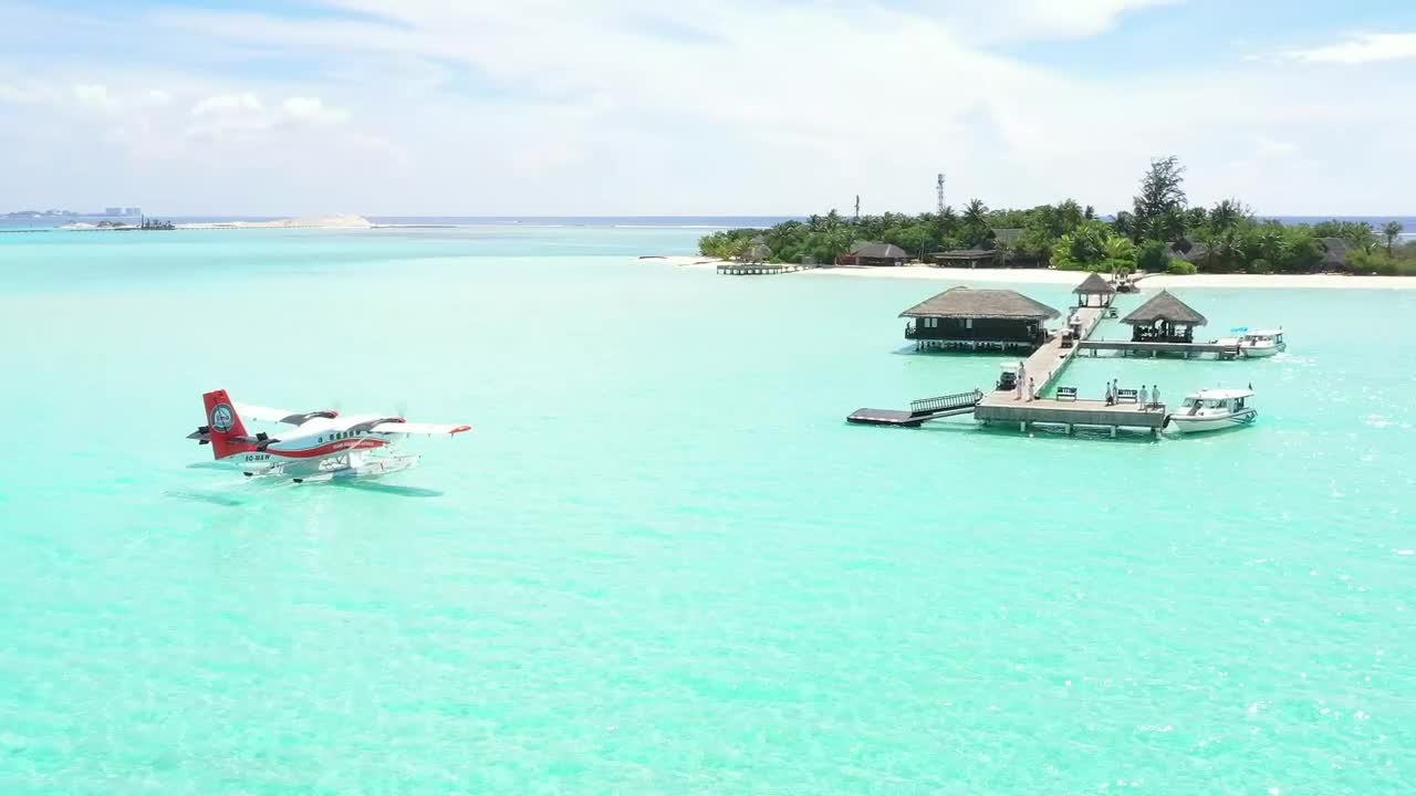 Stock Footage Water Plane Arriving To A Little Island Live Wallpaper - Free Download