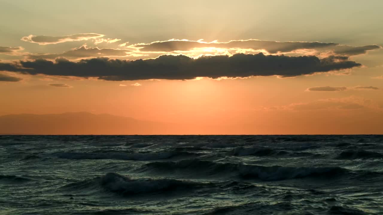 Free Stock Video Rough Sea As The Sun Starts To Set Live Wallpaper - Free Download