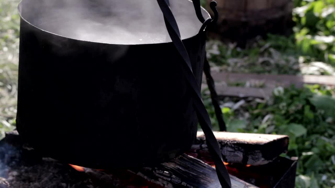 Stock Video Cooking Soup On A Campfire Live Wallpaper For PC - Free Download