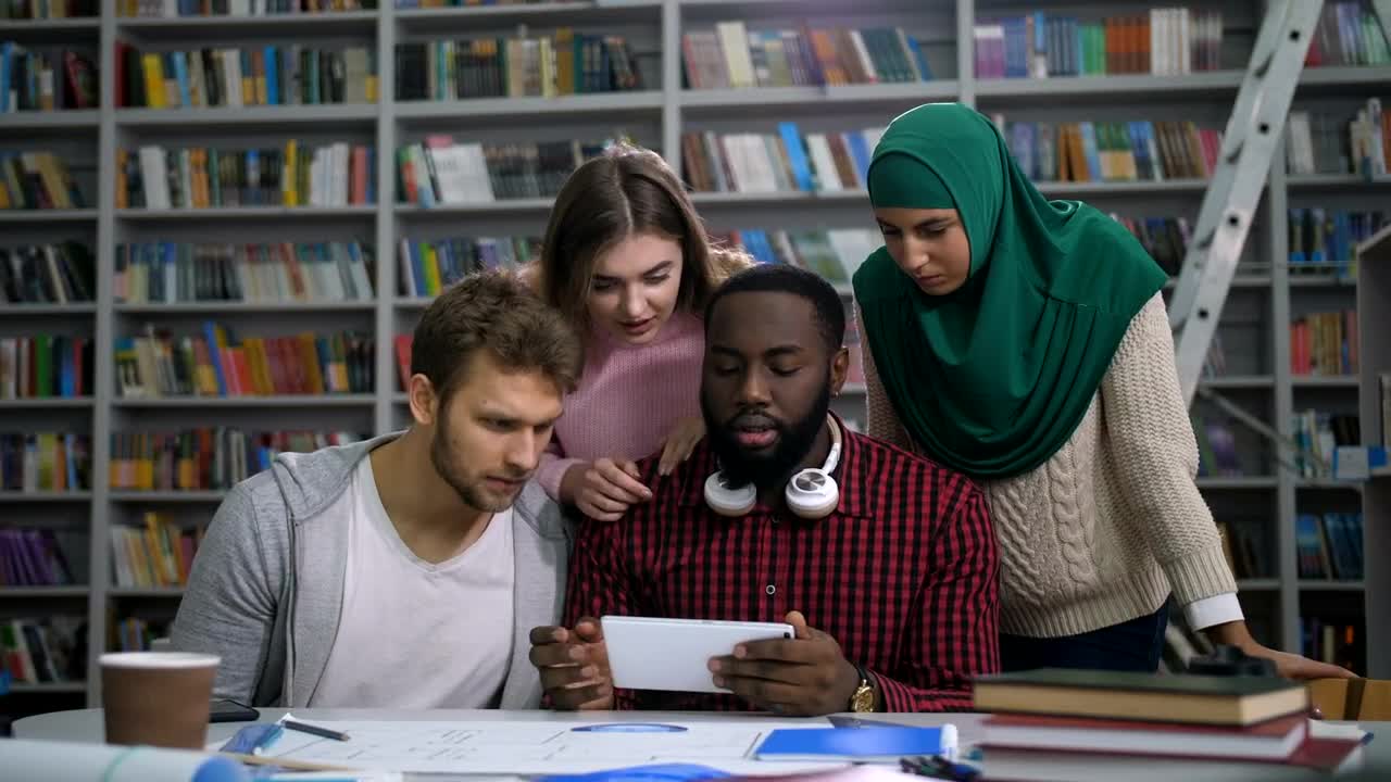 Free Video Stock Students Checking Their Results Live Wallpaper - Free Download
