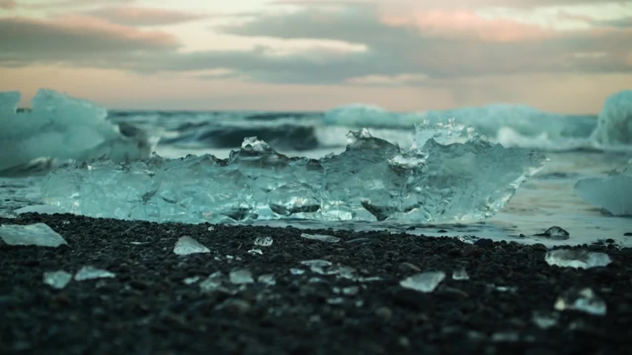 Stock Video Ice Between Breaking Waves Animated Wallpaper - Free Download