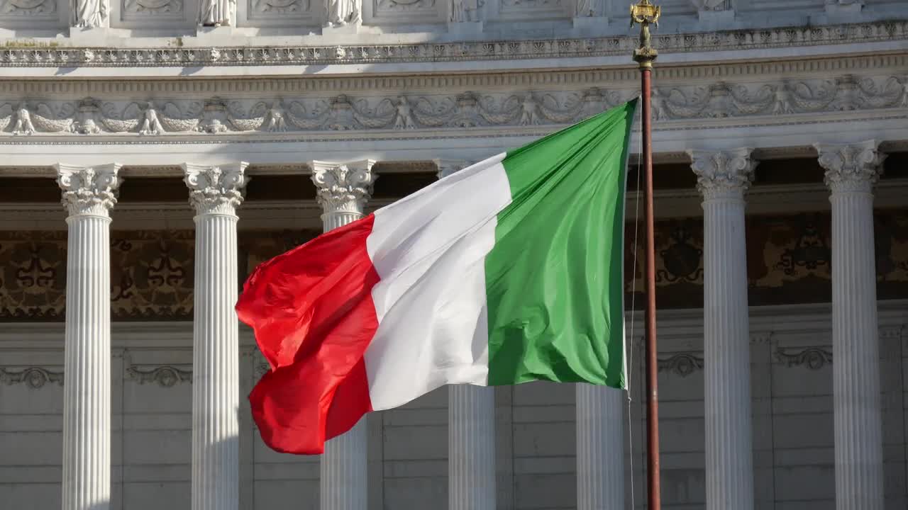 Stock Video Italian Flag Waving In Rome Animated Wallpaper - Free Download