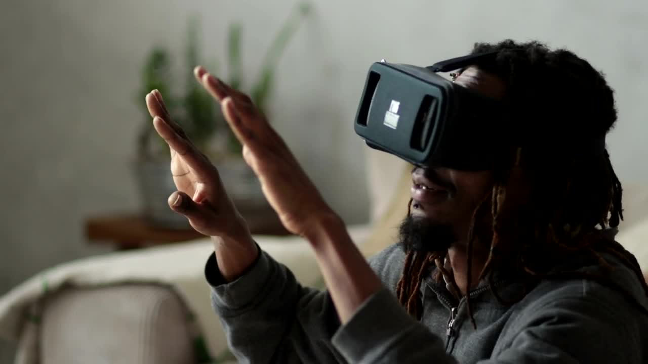 Stock Video Man Using A Vr Headse Animated Wallpaper - Free Download