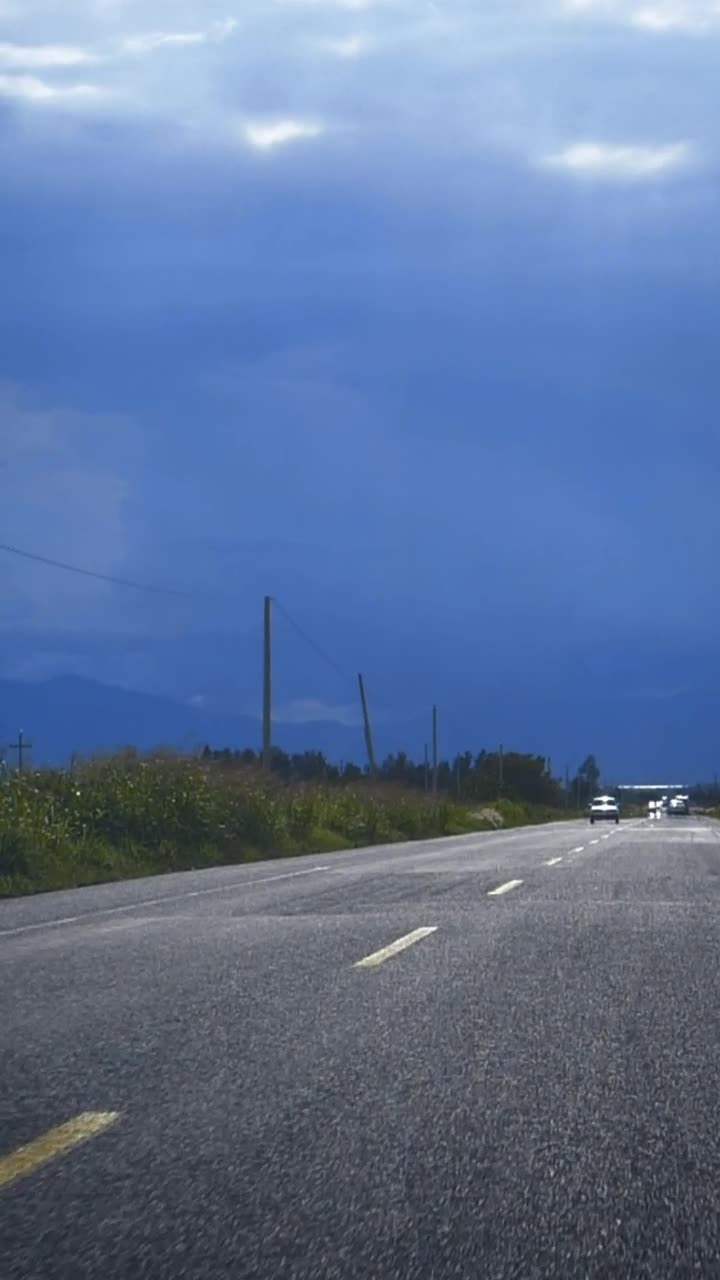 Video Stock Point Of View Traveling Slowly Down A Highway Live Wallpaper Free - Free Download
