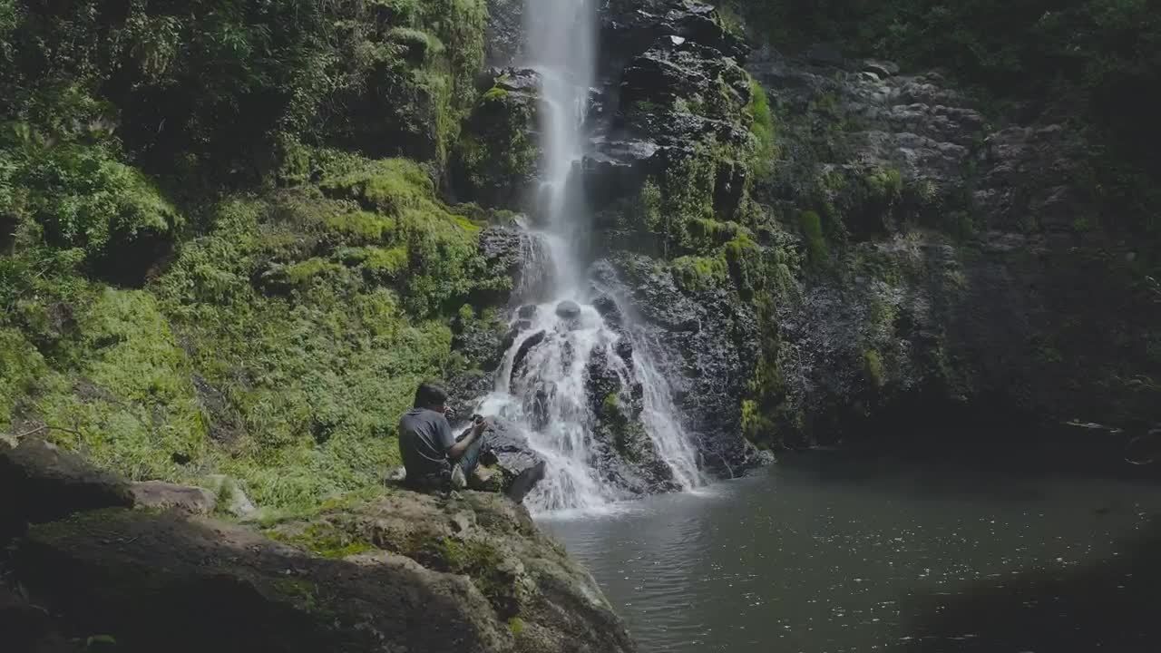 Video Stock Photographer Shooting Waterfall Live Wallpaper Free - Free Download