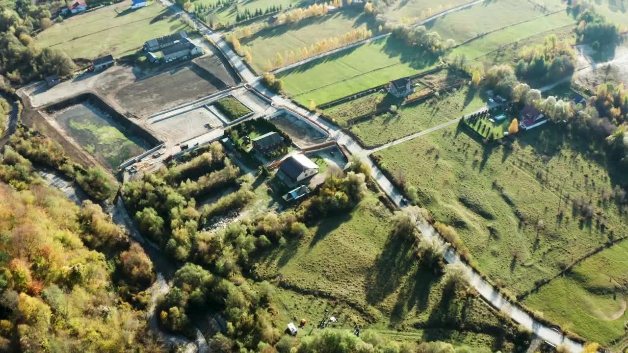 Free Stock Video Rural Roads Between Farm Buildings Live Wallpaper - Free Download
