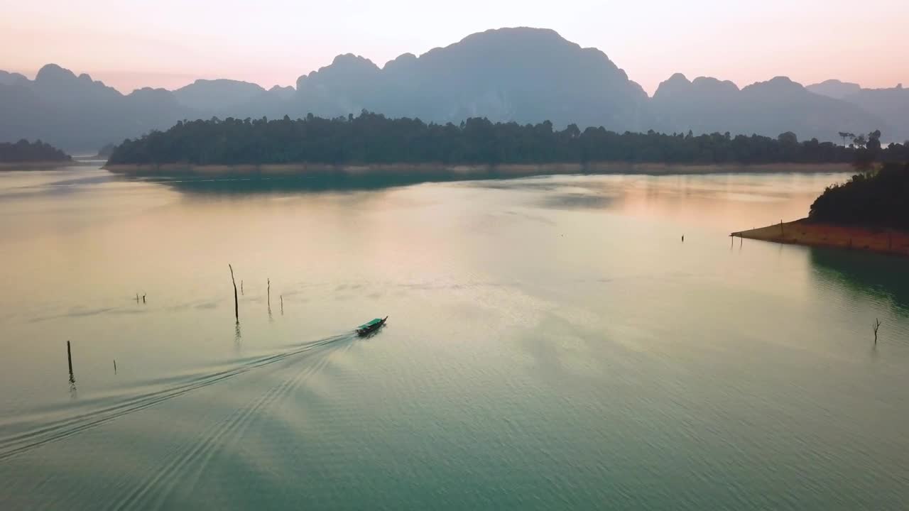 Free Video Stock Small Boat In A Great Heavenly Place Live Wallpaper - Free Download