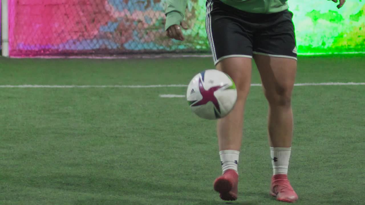 Stock Video Female Soccer Player Doing Freestyle Live Wallpaper For PC - Free Download