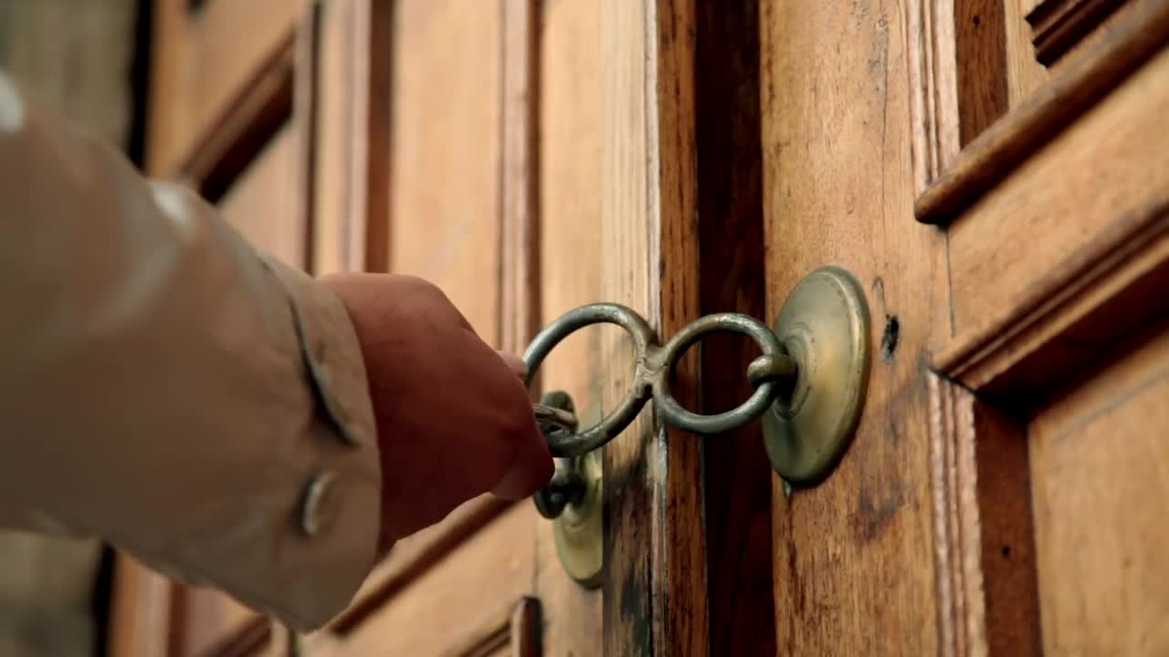 Stock Video Man Tries To Open A Padlocked Wooden Doo Animated Wallpaper - Free Download
