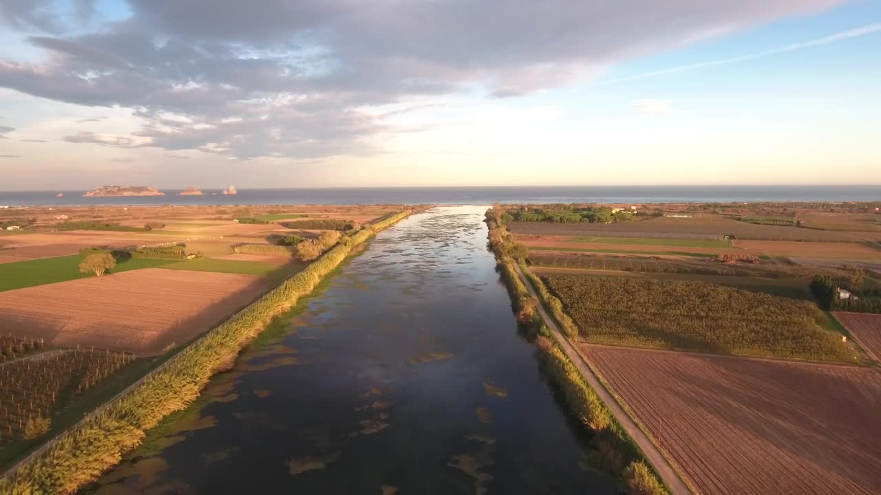 Stock Video On A River In An Agricultural Area Live Wallpaper - Free Download