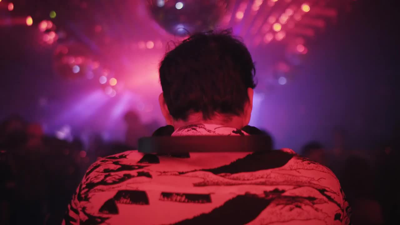 Stock Video Dj At A Nightclub Mixing Music Live Wallpaper For PC - Free Download