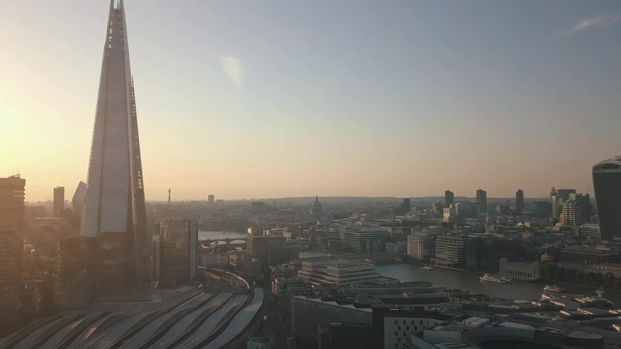 Free Stock Video River Of London Through The Buildings Aerial Shot Live Wallpaper - Free Download